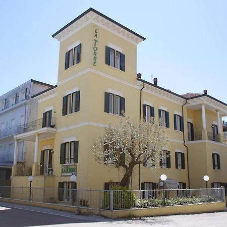 Hotel La Torre Римини Экстерьер фото