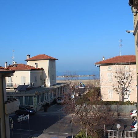 Hotel La Torre Римини Экстерьер фото