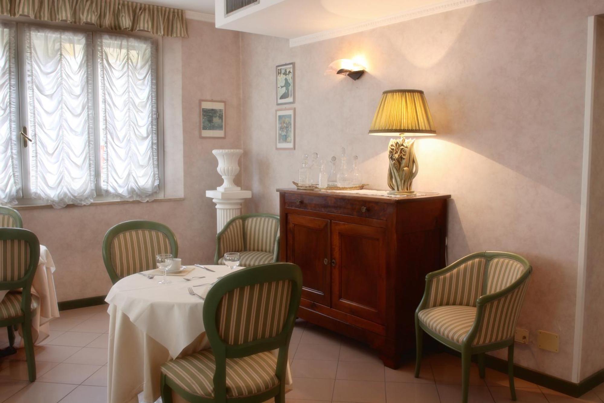 Hotel La Torre Римини Экстерьер фото