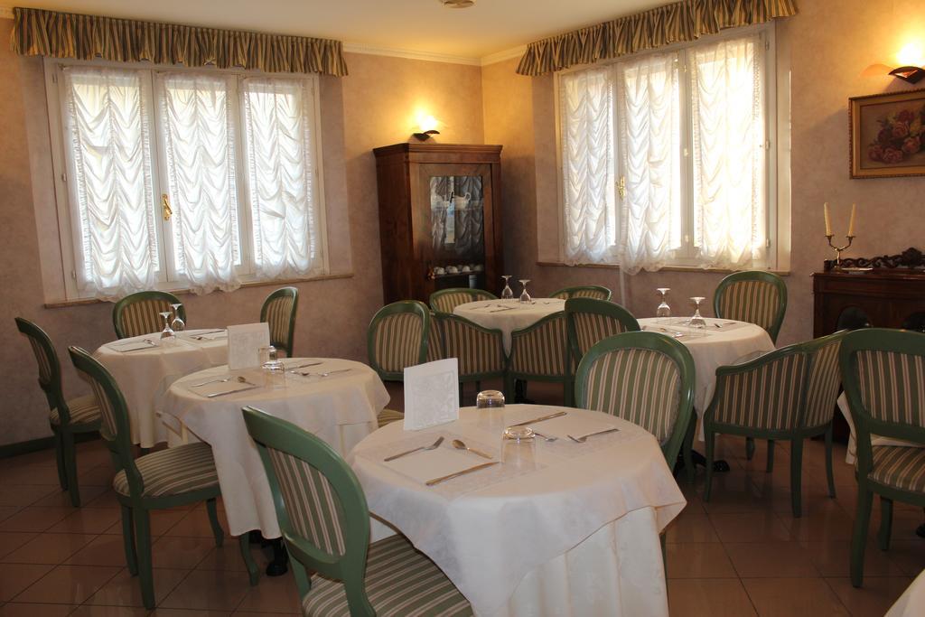 Hotel La Torre Римини Экстерьер фото