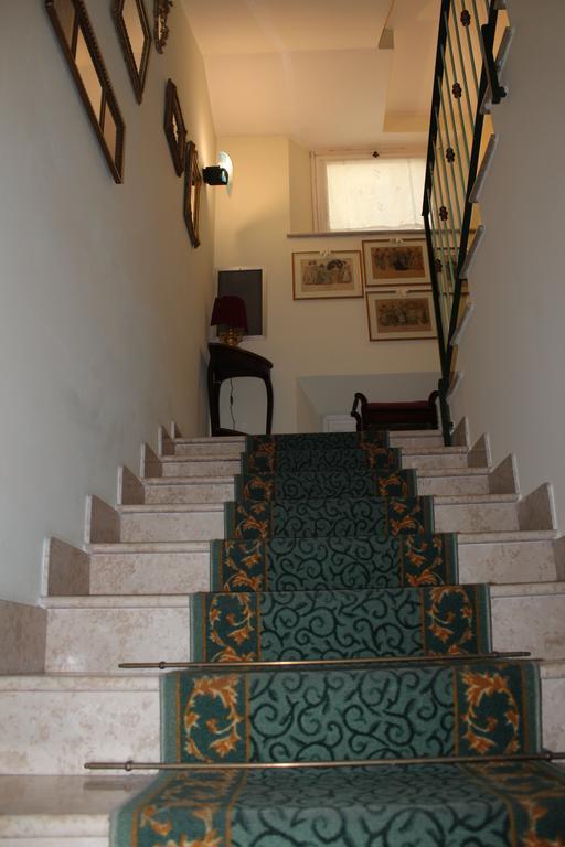 Hotel La Torre Римини Экстерьер фото