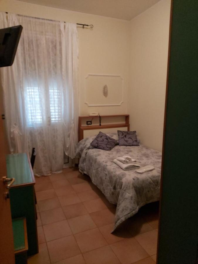 Hotel La Torre Римини Экстерьер фото