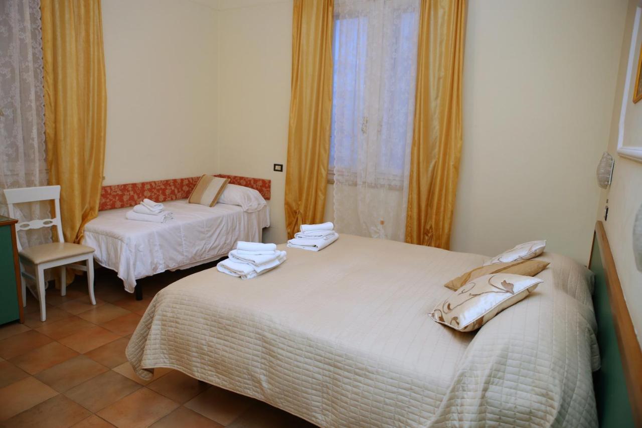 Hotel La Torre Римини Экстерьер фото