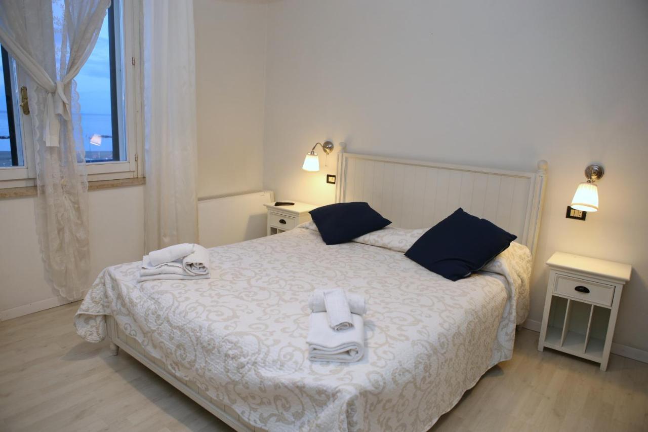 Hotel La Torre Римини Экстерьер фото