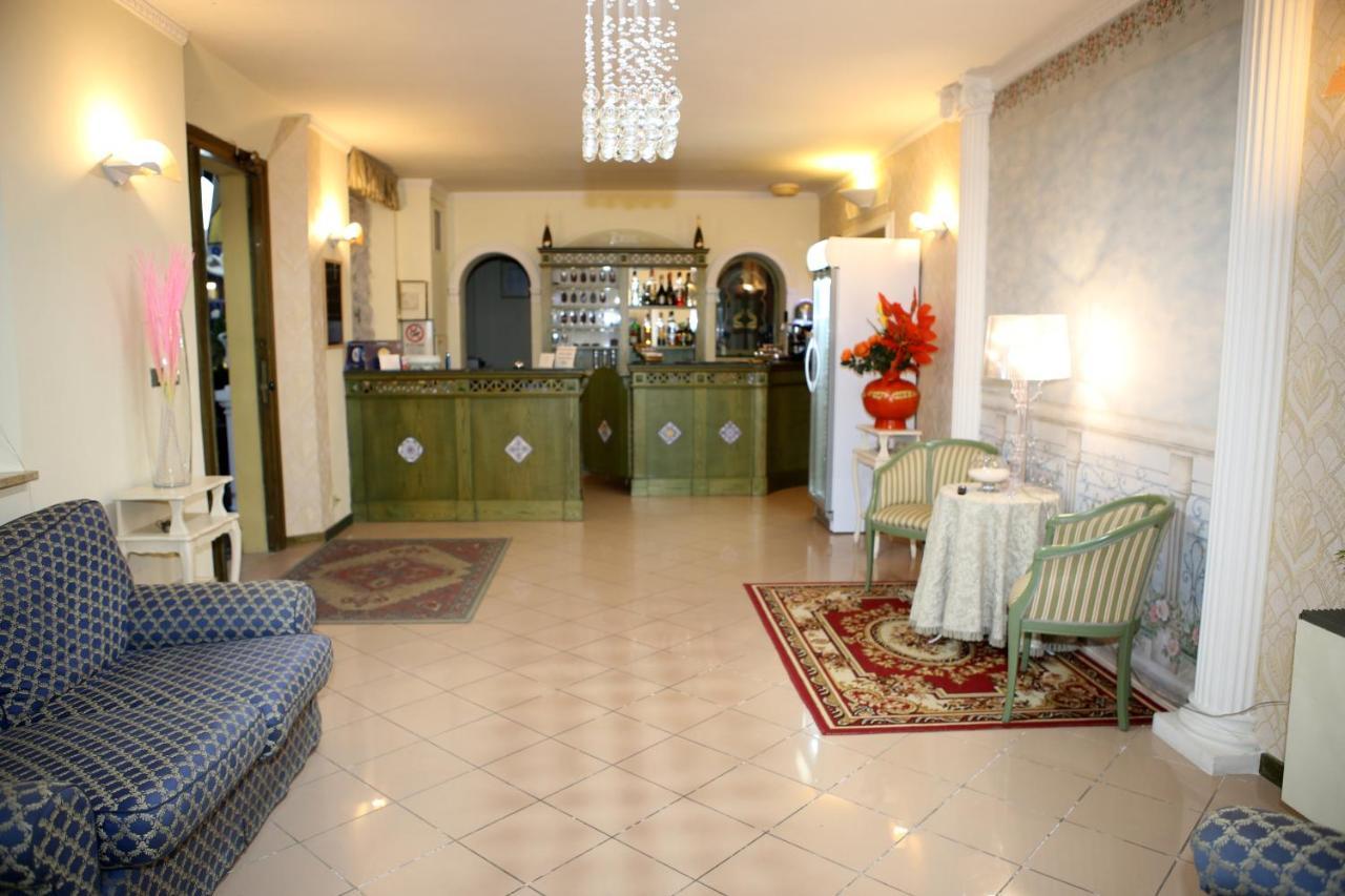 Hotel La Torre Римини Экстерьер фото