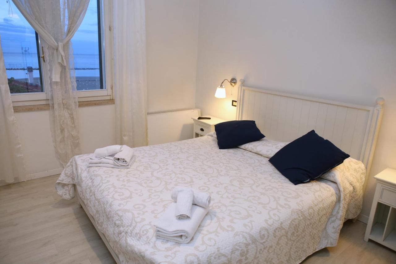 Hotel La Torre Римини Экстерьер фото