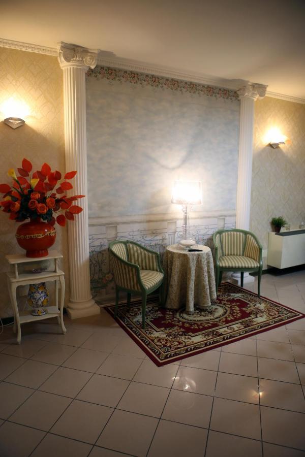 Hotel La Torre Римини Экстерьер фото